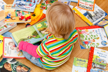Kinder lesen Bücher